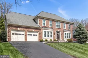 714 Old Hunt Way, Herndon, VA 20170 - Photo 3