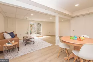 5756 Walnut Wood Ln Ln, Burke, VA 22015 - Photo 11