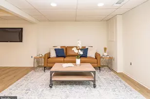 5756 Walnut Wood Ln Ln, Burke, VA 22015 - Photo 13