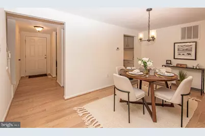 5756 Walnut Wood Ln Lane, Burke, VA 22015 - Photo 5