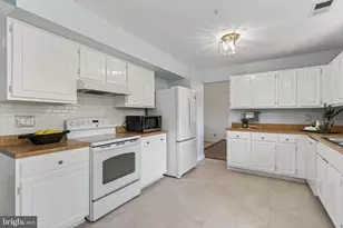 13400 Catoctin Ct, Herndon, VA 20170 - Photo 3