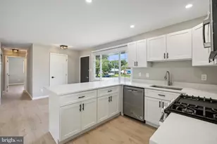 5317 Oldcastle Ln, Springfield, VA 22151 - Photo 11