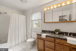 8805 Aquary Ct, Springfield, VA 22153 - Photo 21