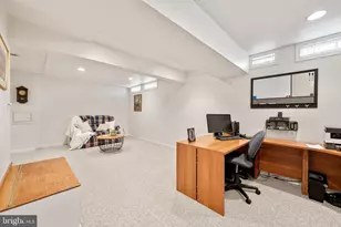 8805 Aquary Ct, Springfield, VA 22153 - Photo 29