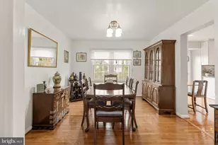 8805 Aquary Ct, Springfield, VA 22153 - Photo 9