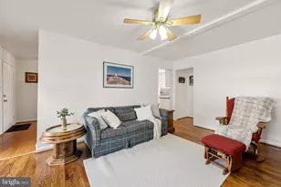 8805 Aquary Ct, Springfield, VA 22153 - Photo 11