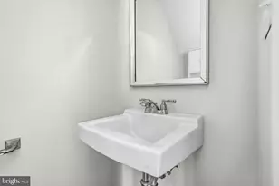 1134 Shannon Pl, Herndon, VA 20170 - Photo 17