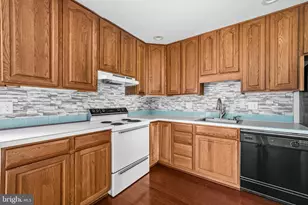 1134 Shannon Pl, Herndon, VA 20170 - Photo 13