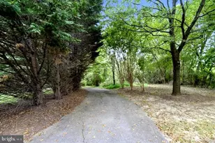 3913 Green Look Ct, Fairfax, VA 22033 - Photo 3