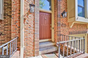 3913 Green Look Ct, Fairfax, VA 22033 - Photo 3