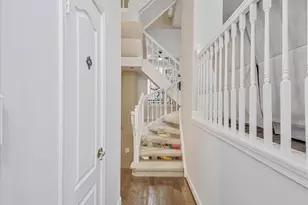 3913 Green Look Ct, Fairfax, VA 22033 - Photo 5