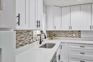 3913 Green Look Ct, Fairfax, VA 22033 - Photo 11