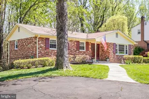 8709 Powder Horn Rd, Springfield, VA 22152 - Photo 5