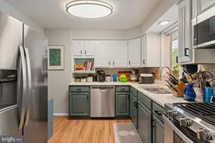 3903 Whispering Ln, Falls Church, VA 22041 - Photo 11