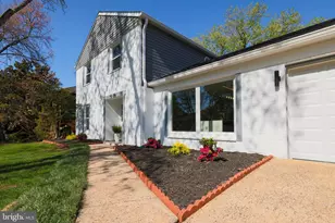 13622 Ellendale Dr, Chantilly, VA 20151 - Photo 3