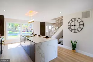 13622 Ellendale Dr, Chantilly, VA 20151 - Photo 7