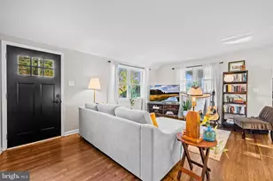 2722 Woodley Pl, Falls Church, VA 22046 - Photo 7