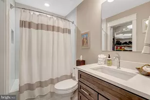 105 Courthouse Rd SW, Vienna, VA 22180 - Photo 45