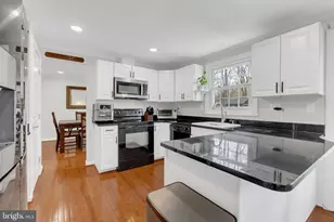 8271 Raindrop Way, Springfield, VA 22153 - Photo 13