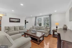 8271 Raindrop Way, Springfield, VA 22153 - Photo 5