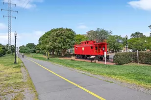 408 Woodgrove Ct, Herndon, VA 20170 - Photo 9