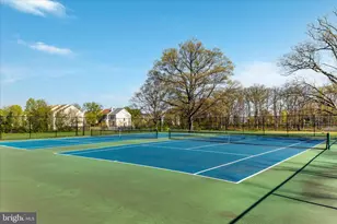 408 Woodgrove Ct, Herndon, VA 20170 - Photo 47