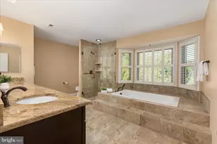 408 Woodgrove Ct, Herndon, VA 20170 - Photo 23