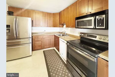 6800 Fleetwood Road #818, McLean, VA 22101 - Photo 11