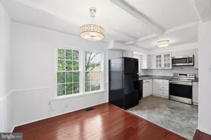 2432 Windbreak Dr, Alexandria, VA 22306 - Photo 7