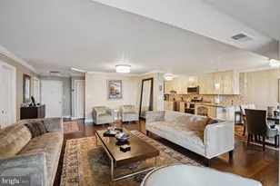 8350 Greensboro Dr, McLean, VA 22102 - Photo 5