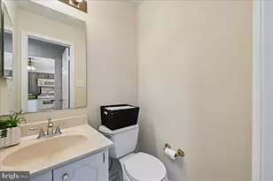 2742 Carter Farm Ct, Alexandria, VA 22306 - Photo 11