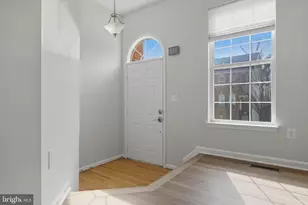 8553 Wyngate Manor Ct, Alexandria, VA 22309 - Photo 5