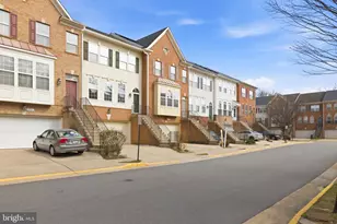 8553 Wyngate Manor Ct, Alexandria, VA 22309 - Photo 3