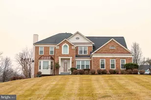 10805 Piney Pond Dr, Great Falls, VA 22066 - Photo 1