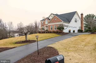 10805 Piney Pond Dr, Great Falls, VA 22066 - Photo 109