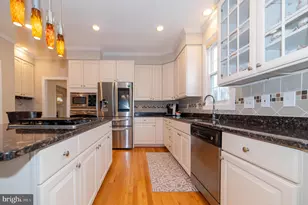 10805 Piney Pond Dr, Great Falls, VA 22066 - Photo 23