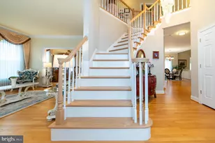 10805 Piney Pond Dr, Great Falls, VA 22066 - Photo 7