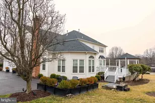 10805 Piney Pond Dr, Great Falls, VA 22066 - Photo 105