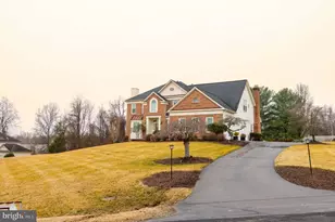 10805 Piney Pond Dr, Great Falls, VA 22066 - Photo 89