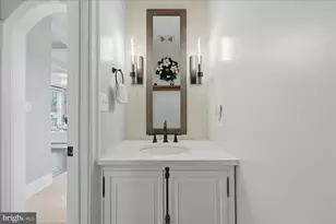 802 Cottage St SW, Vienna, VA 22180 - Photo 51