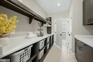 802 Cottage St SW, Vienna, VA 22180 - Photo 35