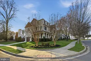 802 Cottage St SW, Vienna, VA 22180 - Photo 5