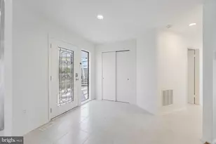 2118 Owls Cove Ln, Reston, VA 20191 - Photo 7