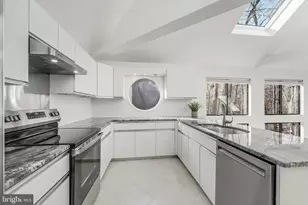 2118 Owls Cove Ln, Reston, VA 20191 - Photo 15