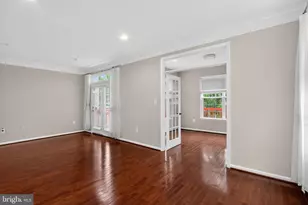 4633 Carisbrooke Ln, Fairfax, VA 22030 - Photo 7