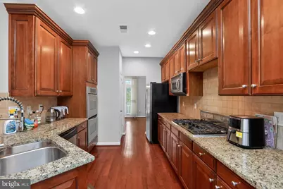 4633 Carisbrooke Lane, Fairfax, VA 22030 - Photo 5