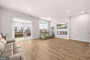 2433 Liberty Loop, Herndon, VA 20171 - Photo 3