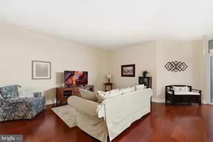 8220 Crestwood Heights Dr, McLean, VA 22102 - Photo 7