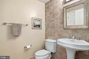 8220 Crestwood Heights Dr, McLean, VA 22102 - Photo 23