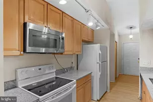 8406 Rainbow Bridge Ln, Springfield, VA 22153 - Photo 3